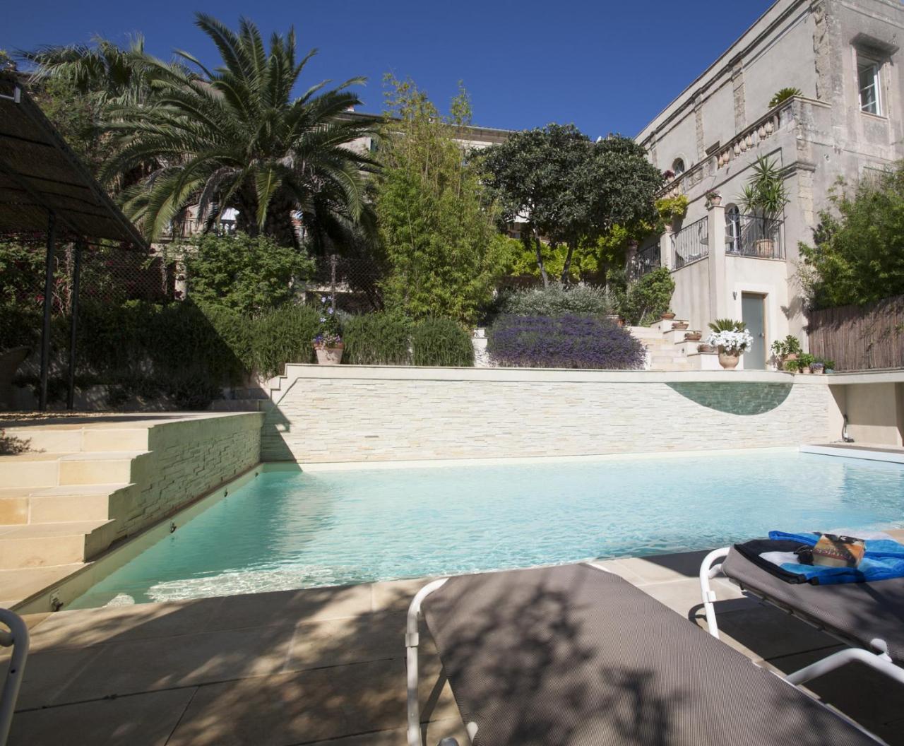 Cinq & Sept Hotel Roujan Exterior photo
